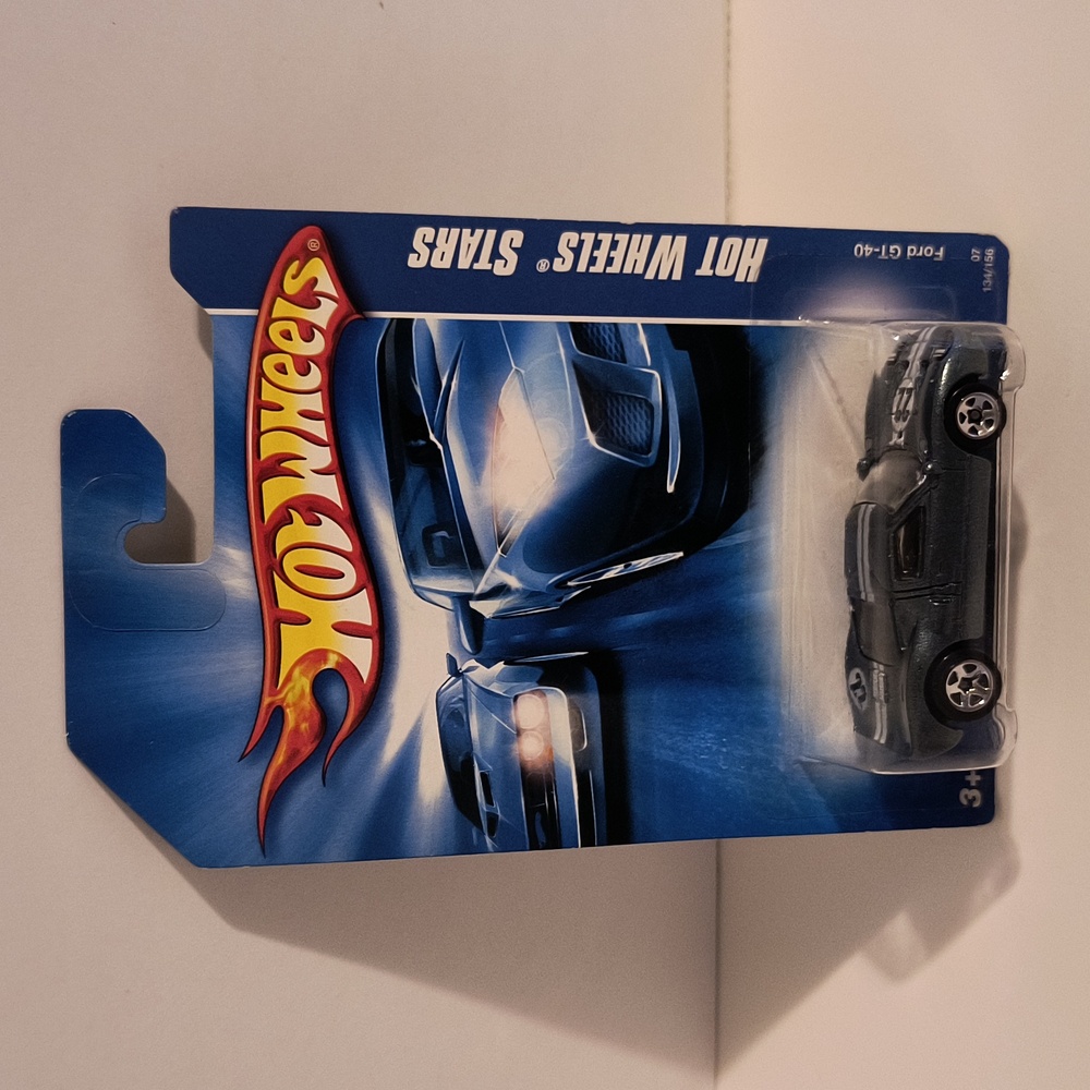 B23 Hot Wheels Ford GT40  plus shipping protector 2007